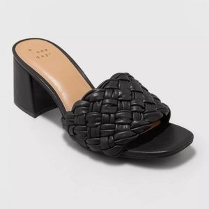 Women’s “A New Day” black slide